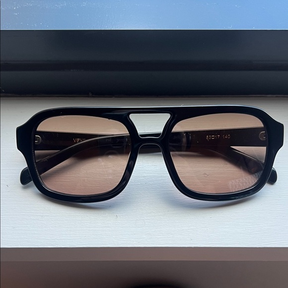 VEHLA Black Dixie Sunglasses - Picture 2 of 8